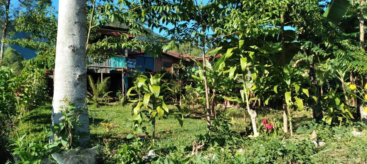 Karleta Homestay Рутенг Экстерьер фото