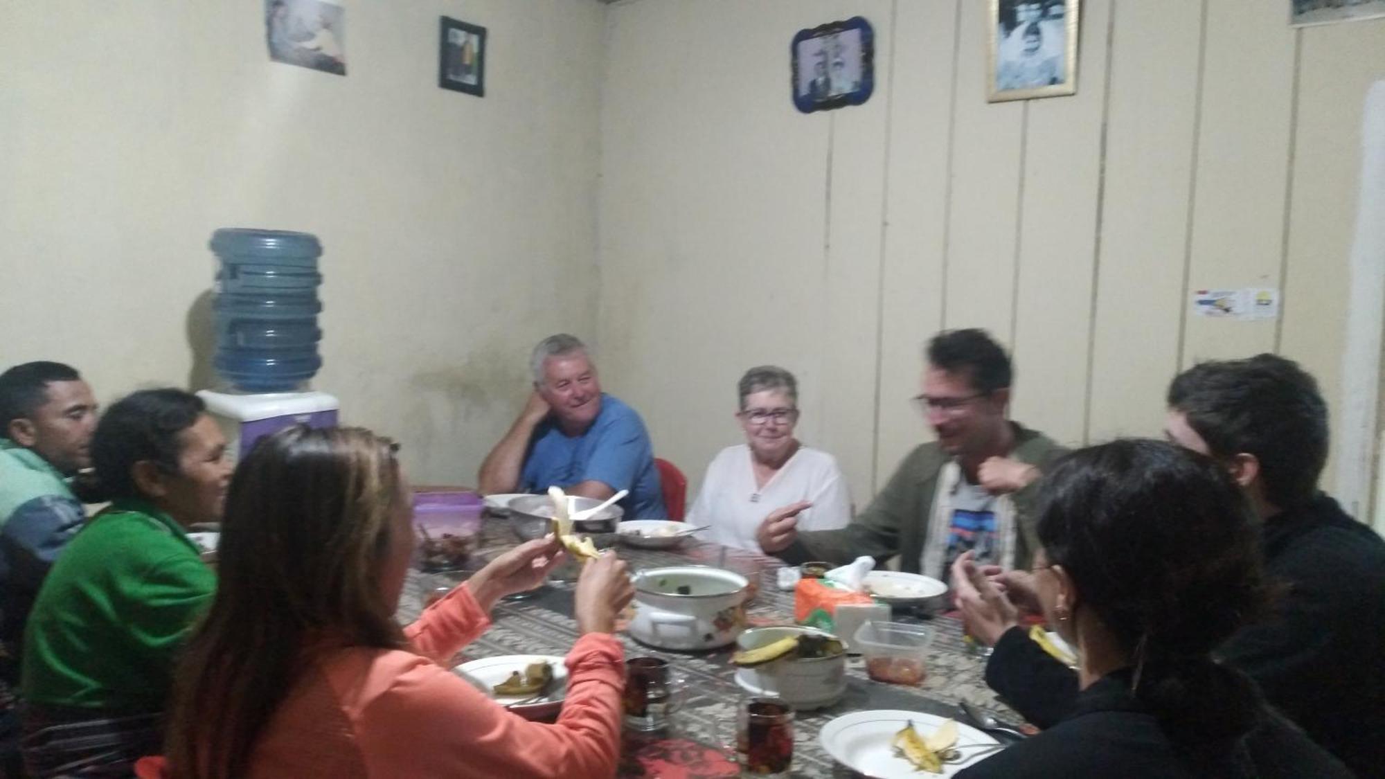Karleta Homestay Рутенг Экстерьер фото